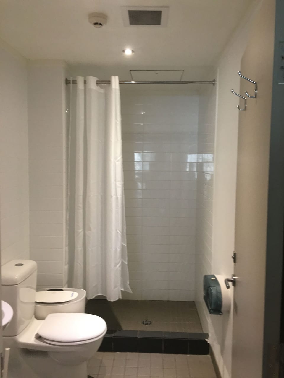 4 Bed Dorm (Ensuite)  | Bathroom | Towels