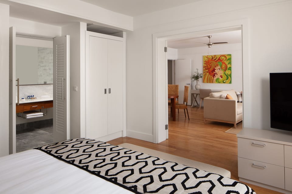 Executive Suite, Sea View | Premium bedding, minibar, in-room safe, desk