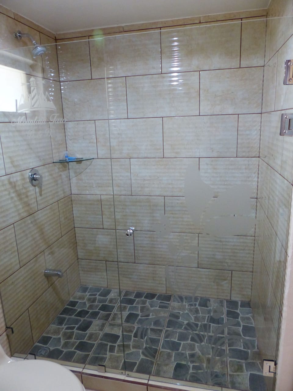Double Room, 1 Bedroom, Ensuite | Bathroom shower