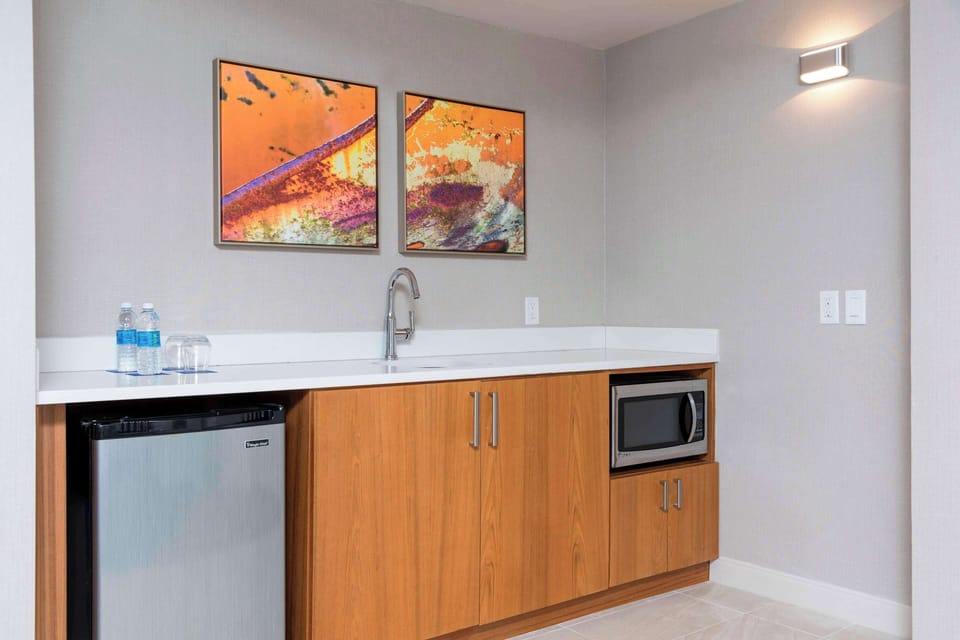 Microwave, coffee/tea maker
