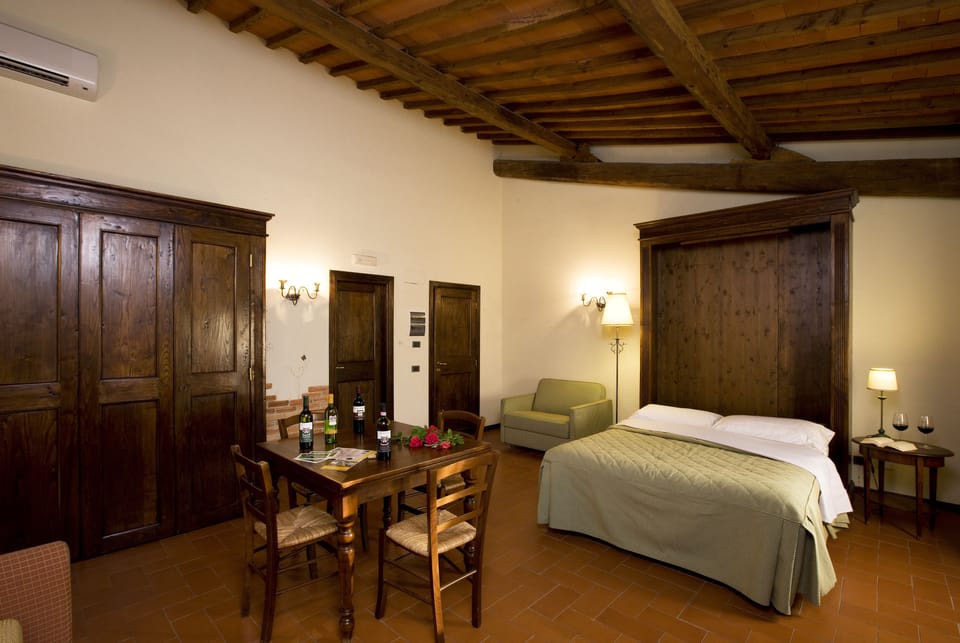 Standard Studio, Kitchenette | Egyptian cotton sheets, premium bedding, in-room safe, blackout drapes