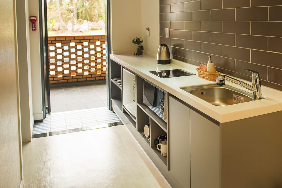Fridge, microwave