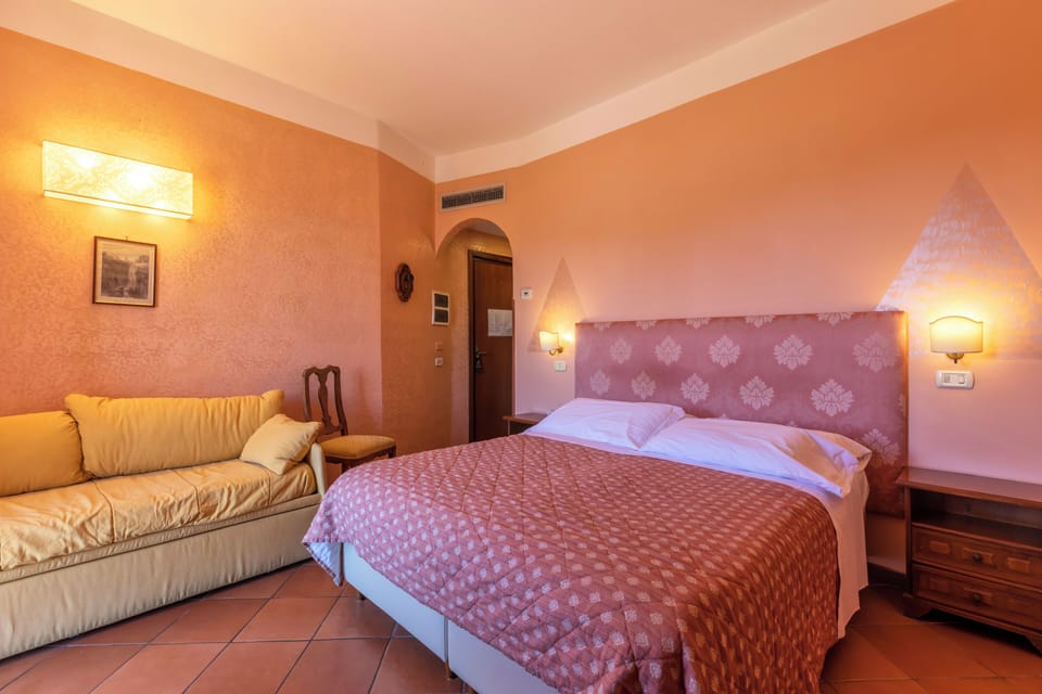 Villa Romita Classic with balcony, Annex Building | Minibar, in-room safe, blackout drapes, cribs/infant beds