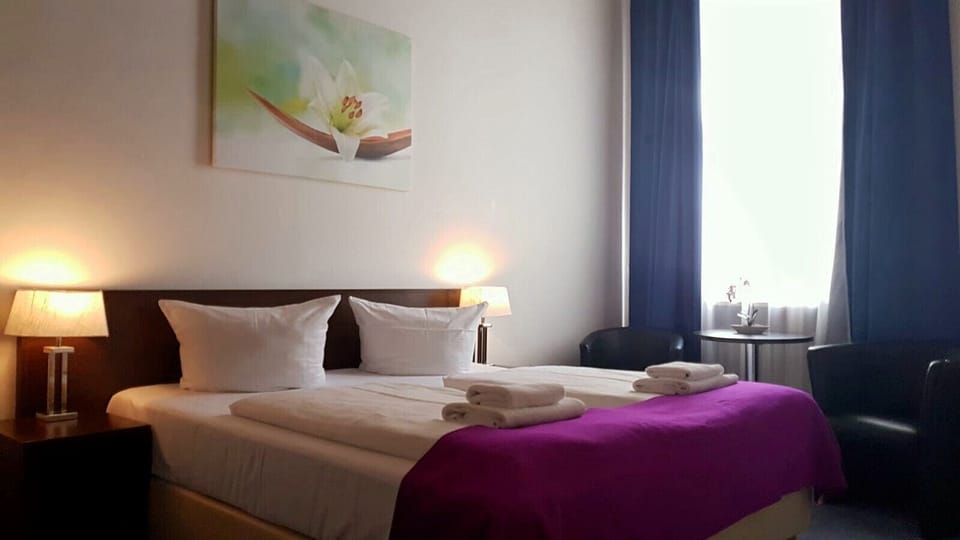 Standard Double Room | Desk, soundproofing, iron/ironing board, cribs/infant beds