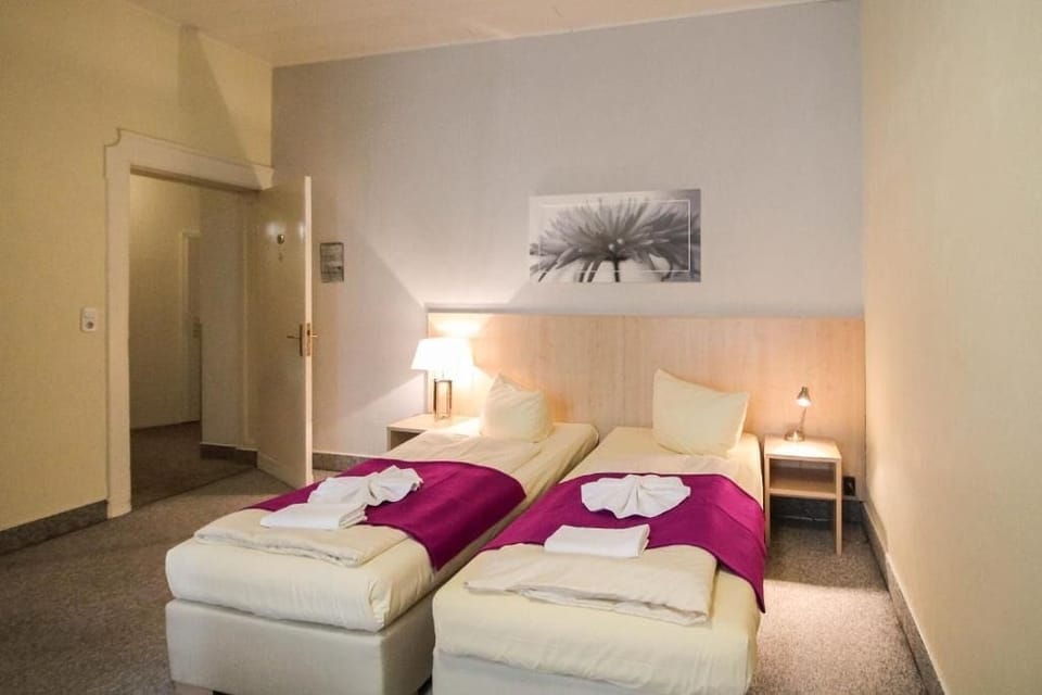 Standard Double Room | Desk, soundproofing, iron/ironing board, cribs/infant beds