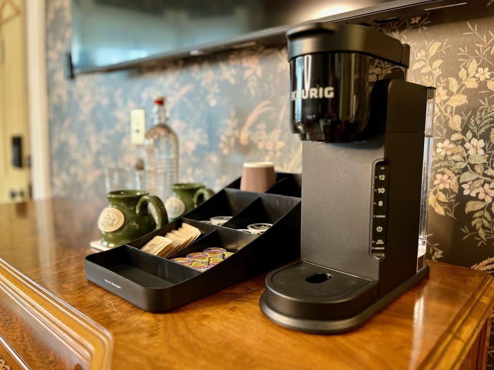 AE Cartier Suite | Individually decorated, individually furnished, laptop workspace