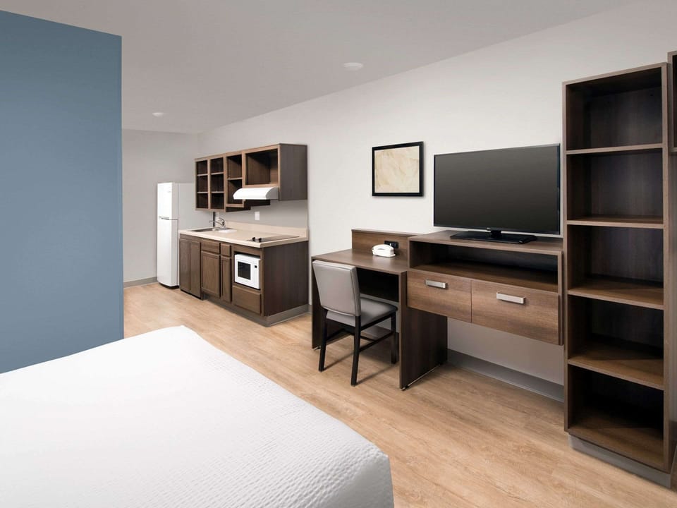 Desk, free WiFi, bed sheets
