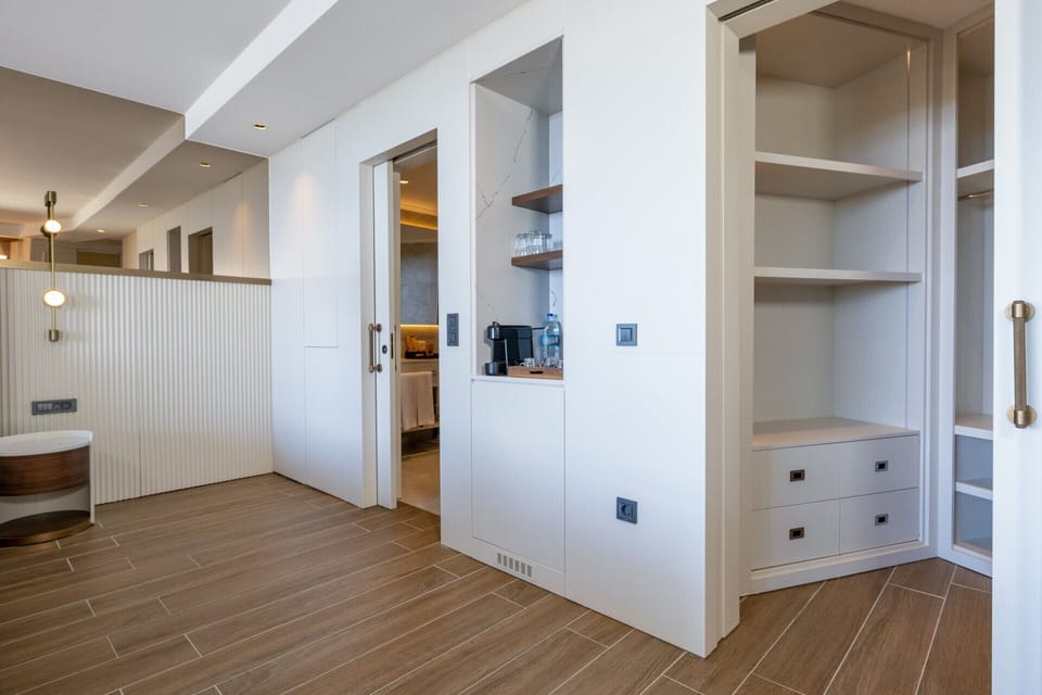 Junior Suite | Wardrobe