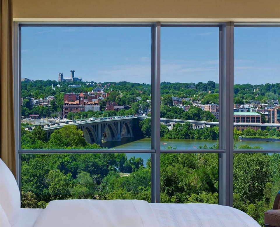 Superior Room, 1 King Bed, River View | Premium bedding, in-room safe, desk, blackout drapes