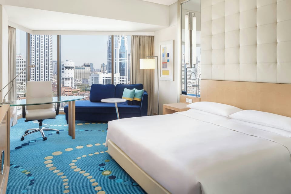 Bund View King Room | Select Comfort beds, minibar, in-room safe, desk
