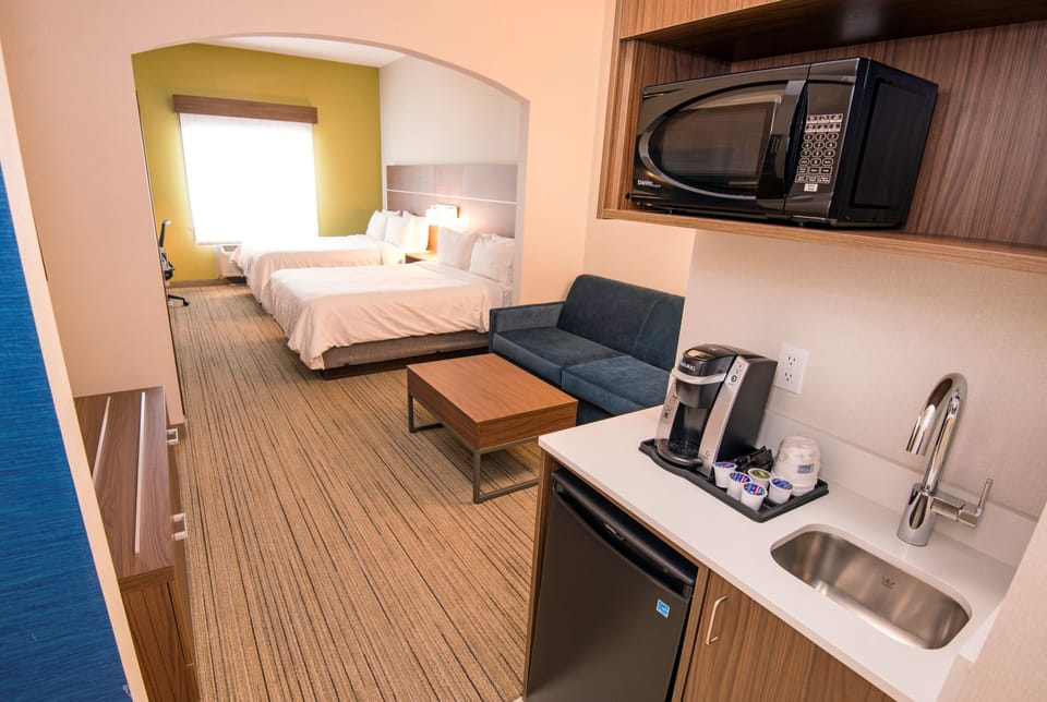 Suite, Multiple Beds | In-room safe, desk, iron/ironing board, WiFi (free)