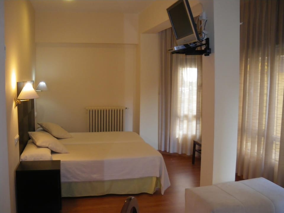 Hostal Ruiz Hostel in Soria