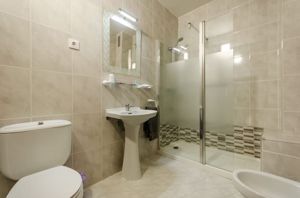 Double Room | Bathroom | Hair dryer, towels