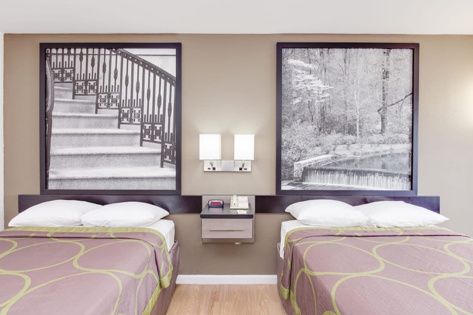 Room, Non Smoking | In-room safe, desk, iron/ironing board, free cribs/infant beds