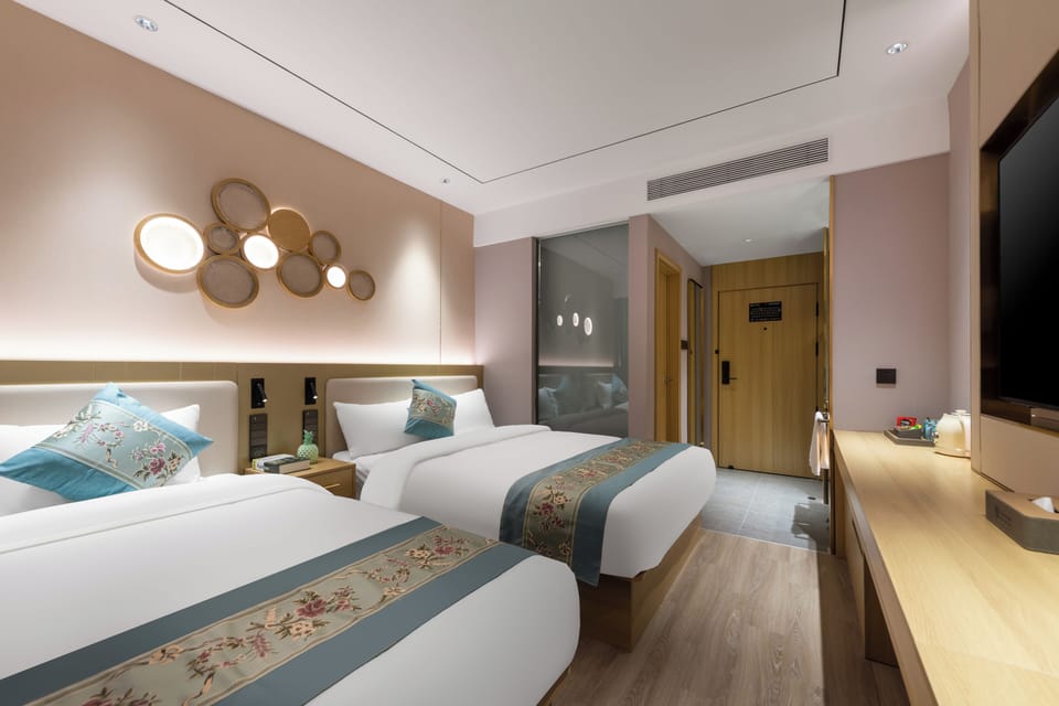 Family Triple Room, Multiple Beds, Non Smoking | Hypo-allergenic bedding available, down comforters, memory foam beds