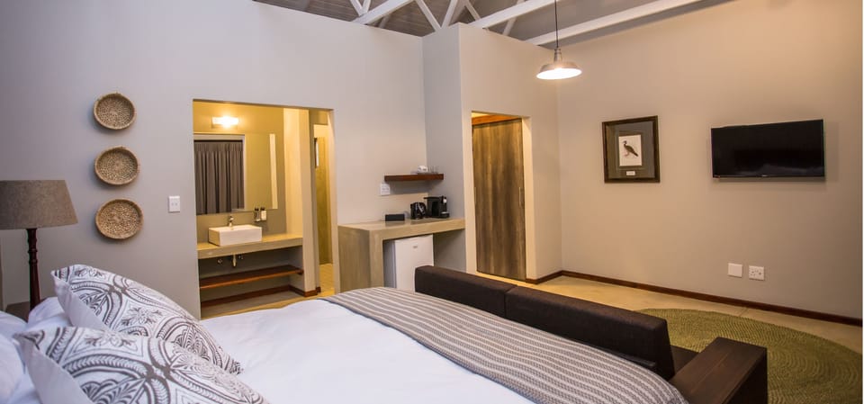 Luxury Double or Twin Room | In-room safe, desk