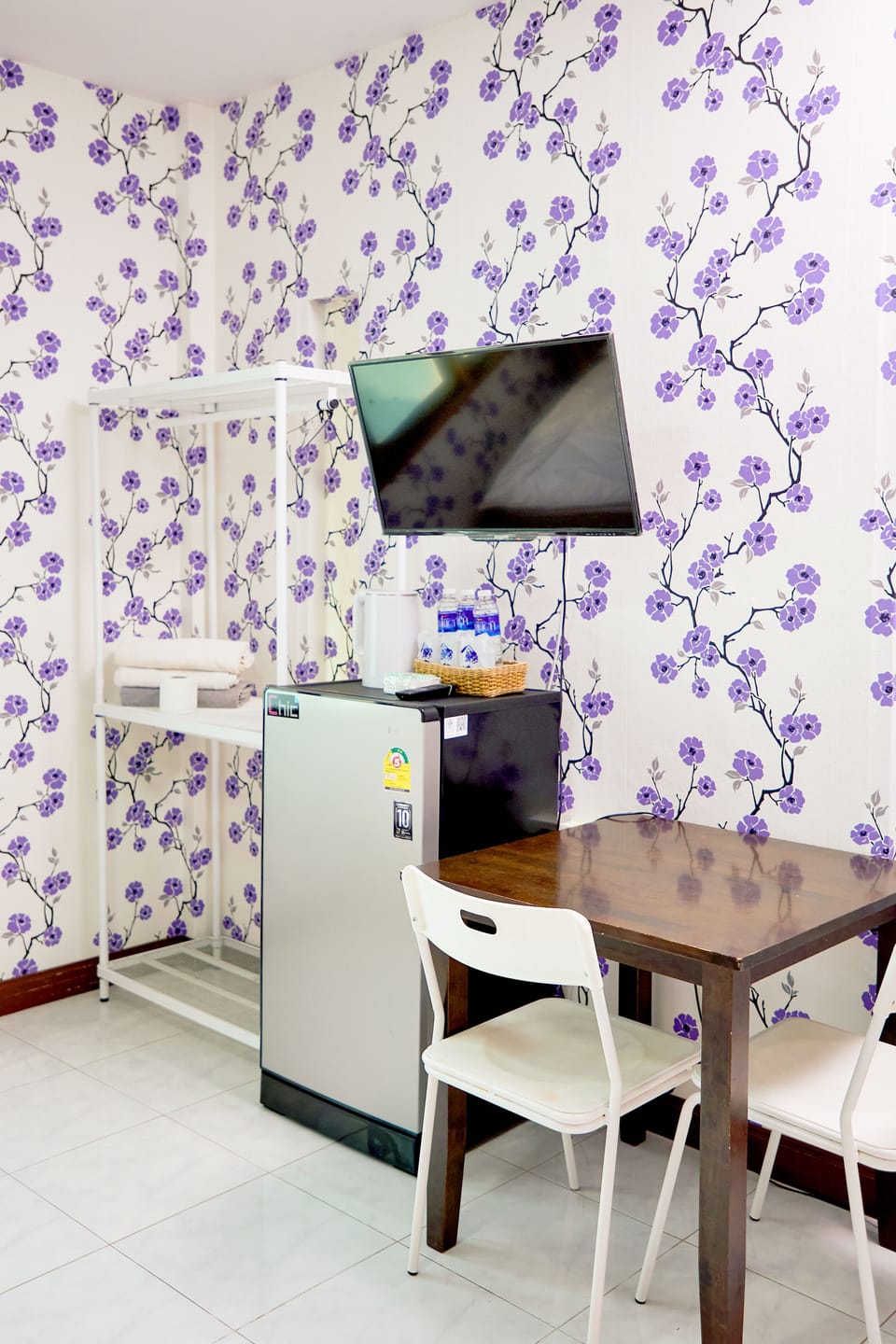 Bungalow 3 Persons | Desk, blackout drapes, free WiFi, bed sheets