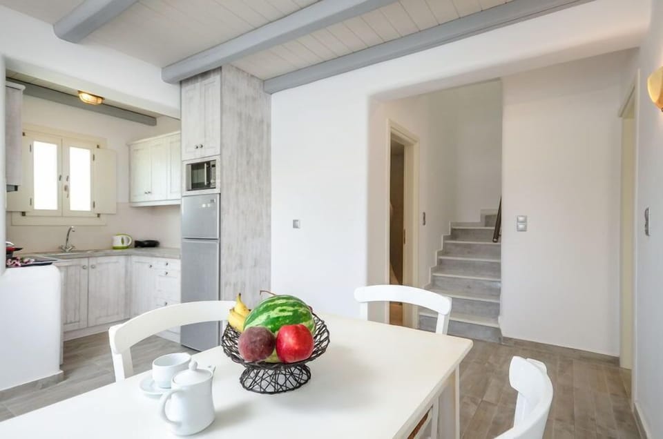 Superior Villa, 2 Bedrooms, Private Pool | In-room dining