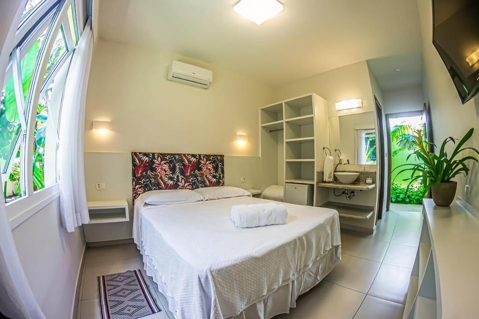 Minibar, desk, blackout drapes, soundproofing