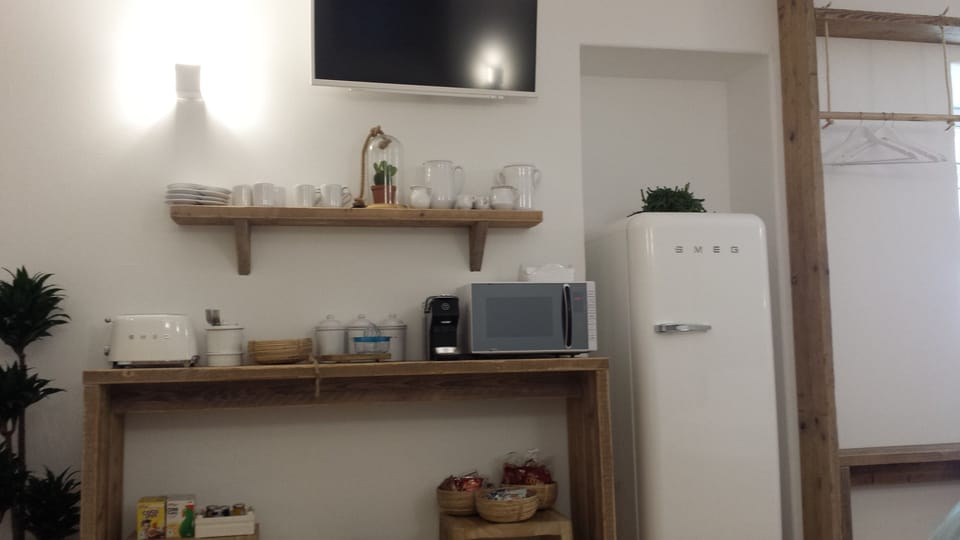 Design Suite, Multiple Beds, Private Bathroom, Garden View | Private kitchenette | Espresso maker, coffee/tea maker, fridge, microwave