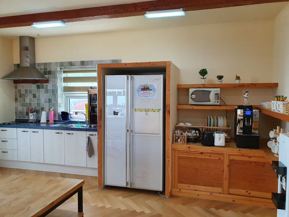 Espresso maker, coffee/tea maker, electric kettle, toaster