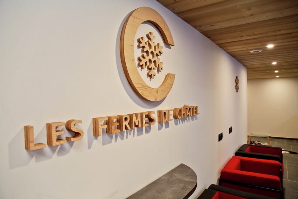 Entrance / Reception