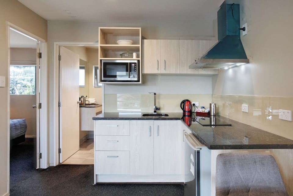 1 Bedroom Kitchen Unit | Private kitchen | Coffee/tea maker, electric kettle