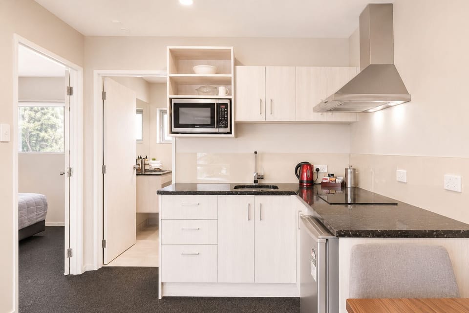 1 Bedroom Kitchen Unit | Private kitchen | Coffee/tea maker, electric kettle
