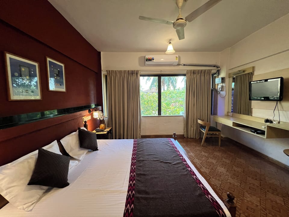 Desk, rollaway beds, WiFi, bed sheets