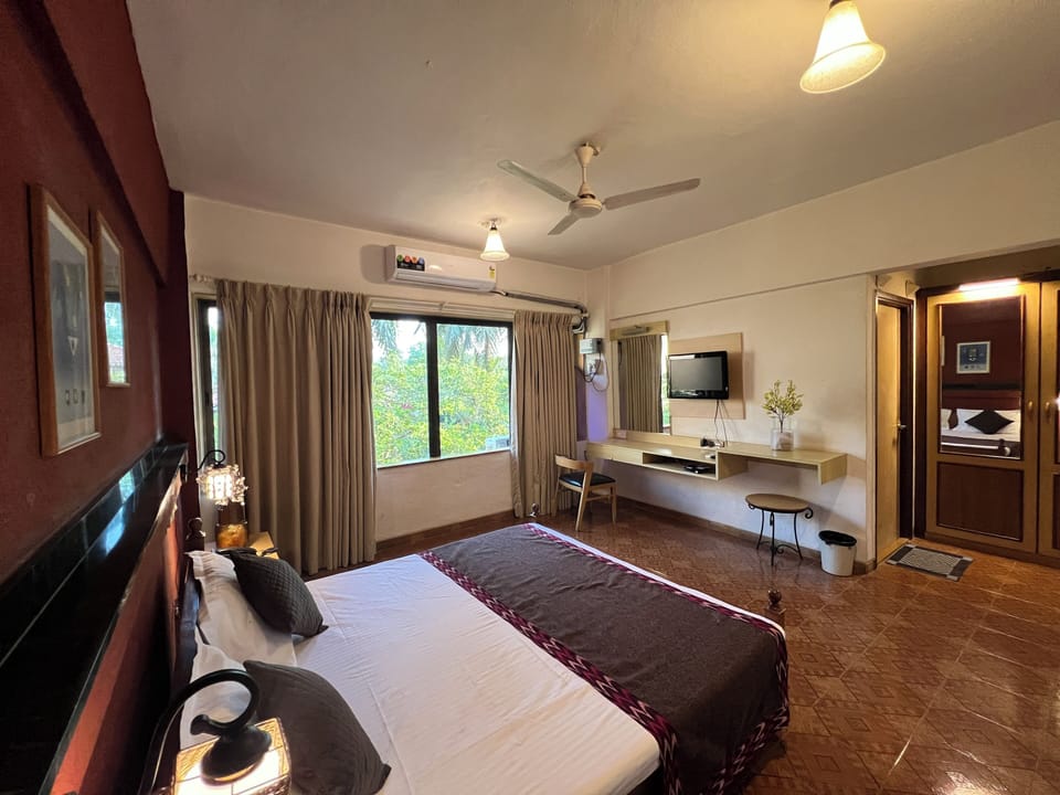 Deluxe Superior Room | Desk, rollaway beds, WiFi, bed sheets