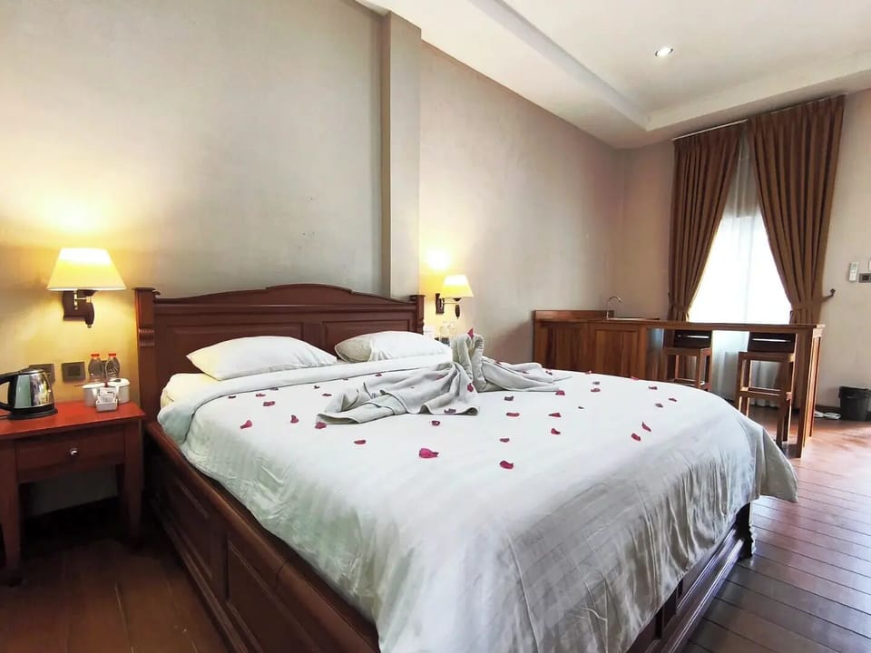 Villa Double Bed | Desk, WiFi (free), bed sheets