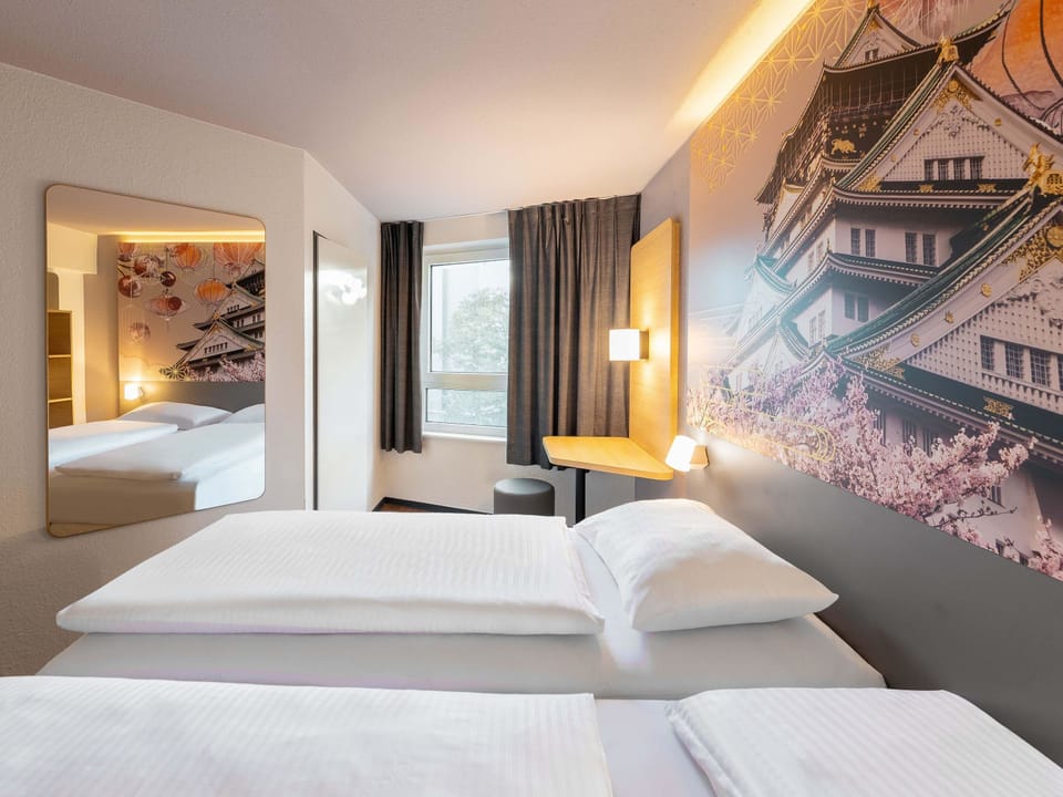 Twin Room | Desk, blackout drapes, soundproofing, WiFi (free)