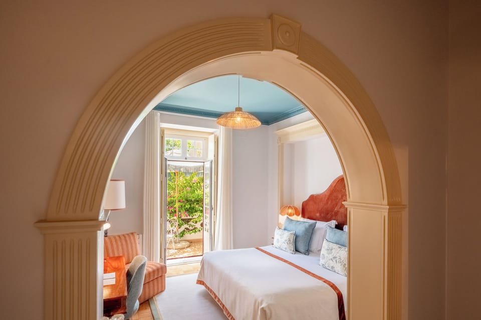  Deluxe Room with Terrace & Garden View | Minibar, in-room safe, individually decorated, individually furnished