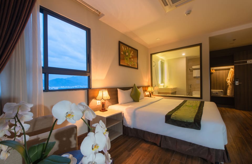 Premium bedding, minibar, in-room safe, desk