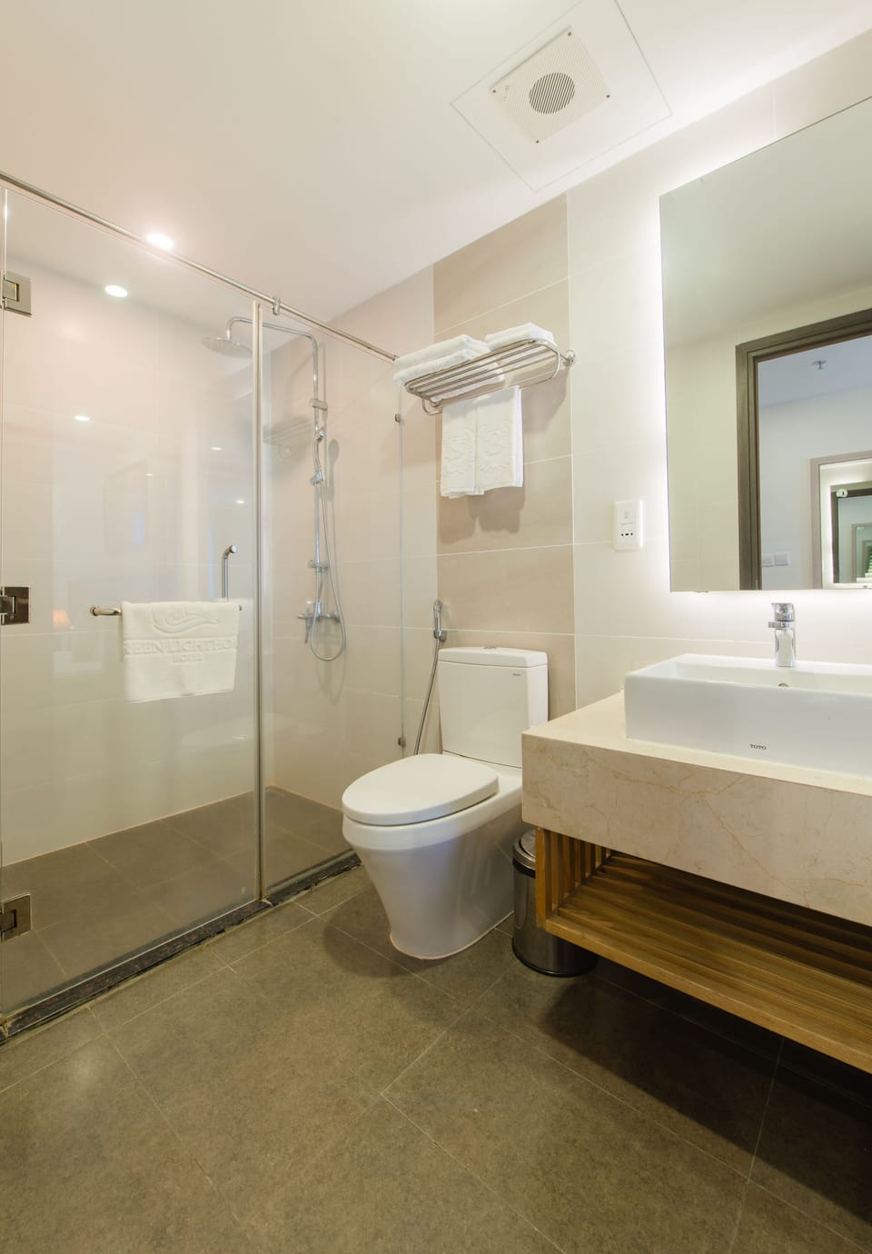 Shower, free toiletries, hair dryer, bathrobes