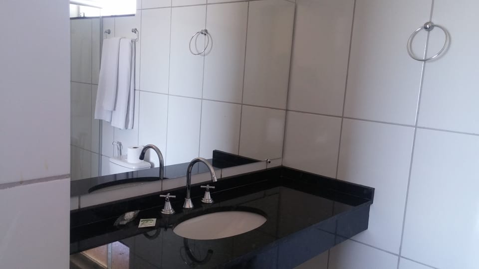 Apartamento Silver | Bathroom | Shower, free toiletries