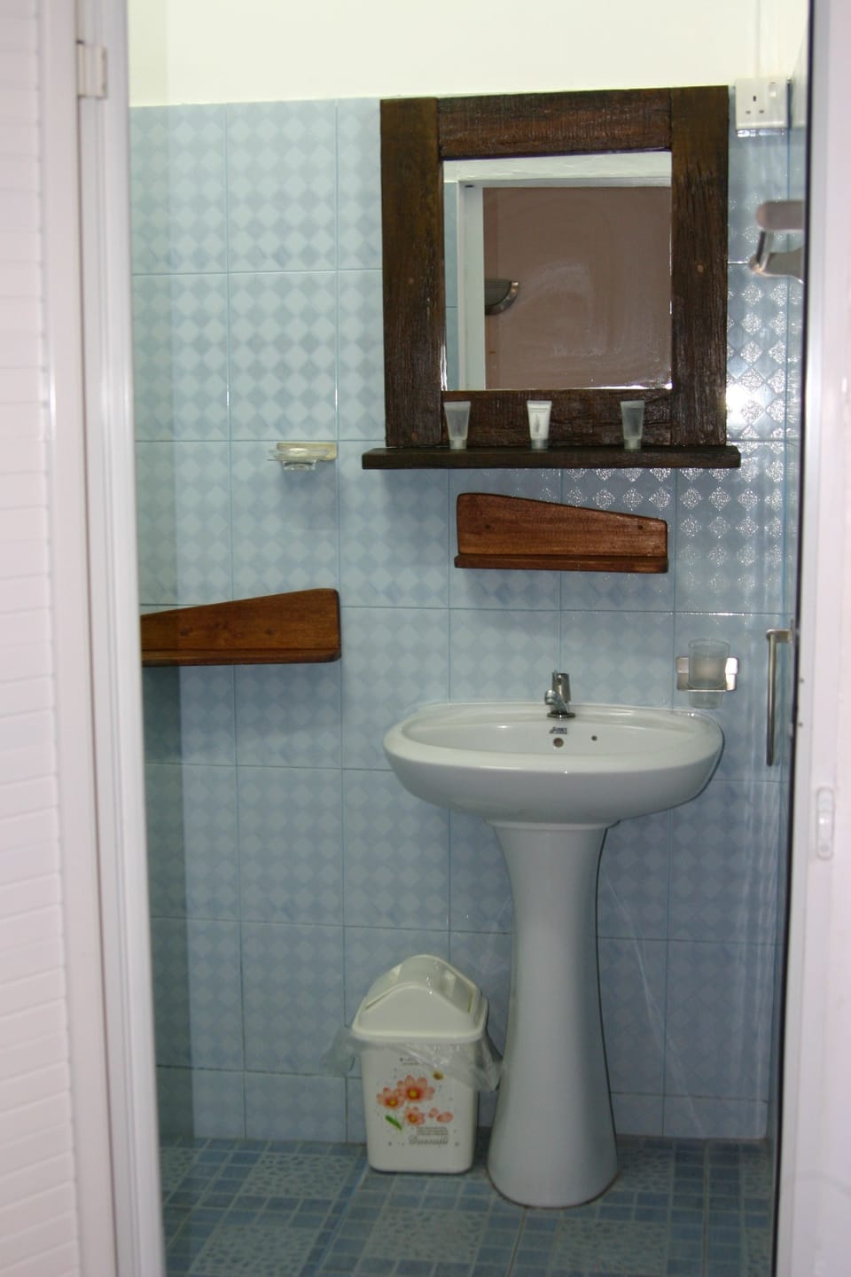 Shower, towels