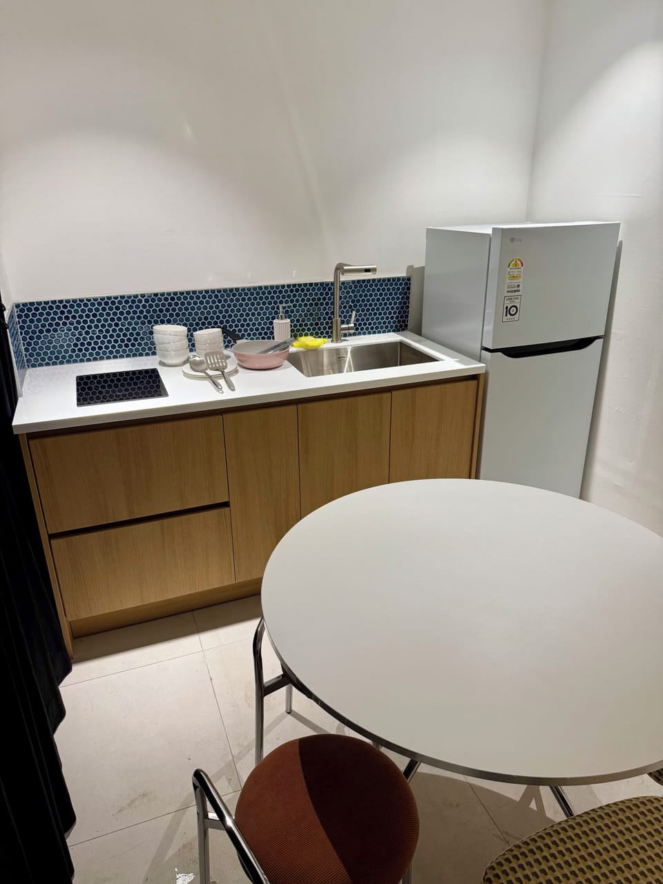 Presidential Suite | Private kitchen | Fridge, electric kettle