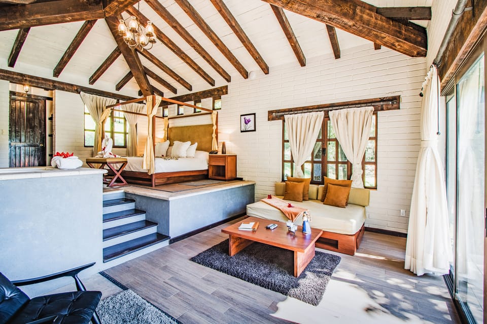 Cabin Suite | Iron/ironing board, WiFi, bed sheets