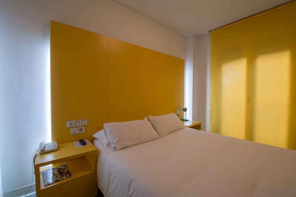 Double Room | Blackout drapes, soundproofing, iron/ironing board