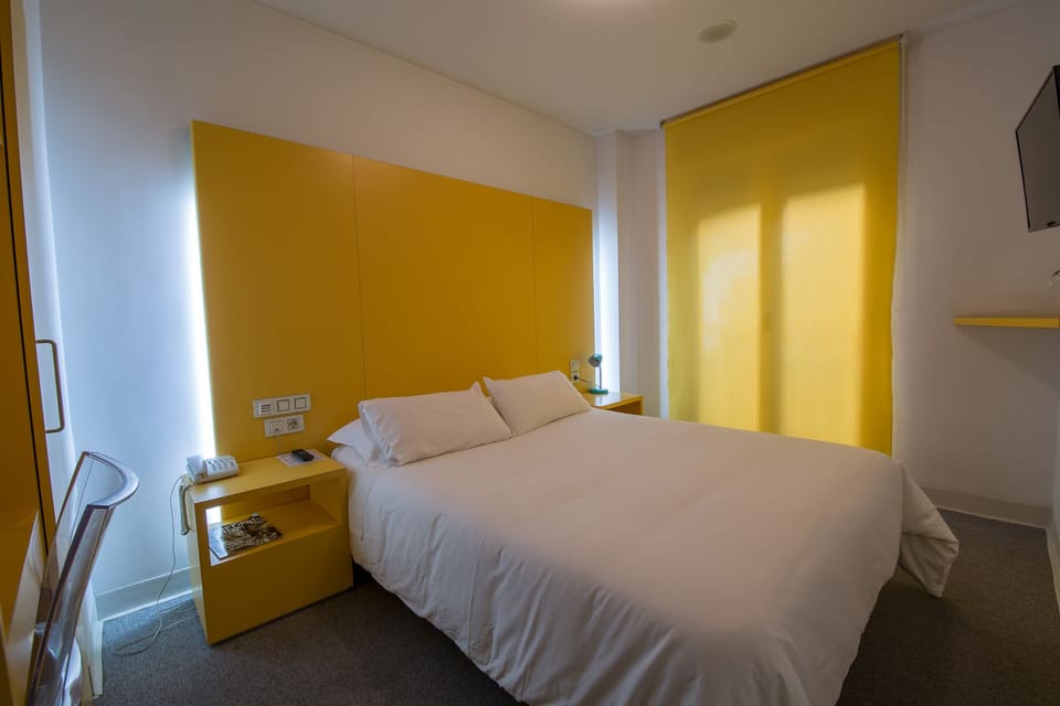 Double Room | Blackout drapes, soundproofing, iron/ironing board
