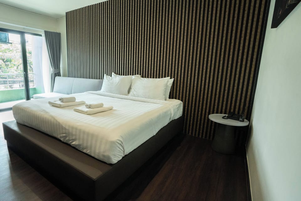 Standard Room | Desk, laptop workspace, blackout drapes, free WiFi