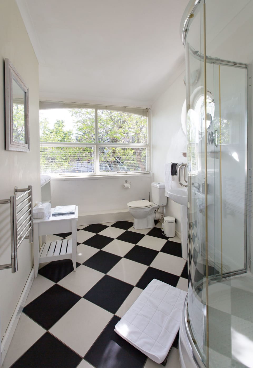 Shiraz Room  | Bathroom | Hair dryer, slippers, towels