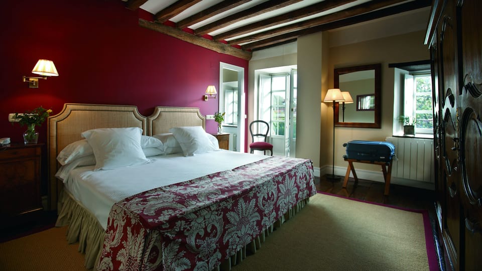Superior Room | 1 bedroom, minibar, desk, free WiFi