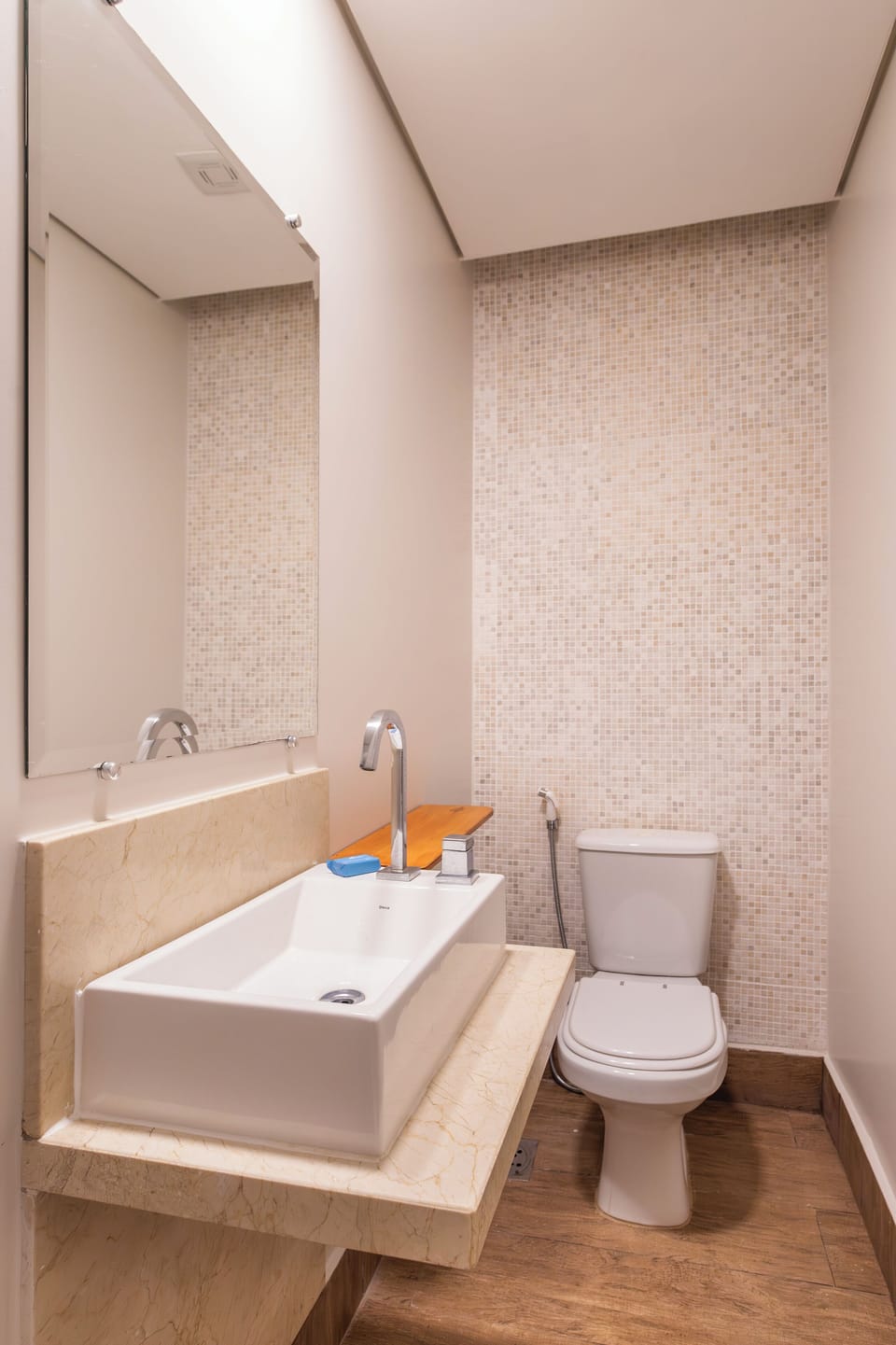 Master Suite | Bathroom | Shower, free toiletries, hair dryer, towels