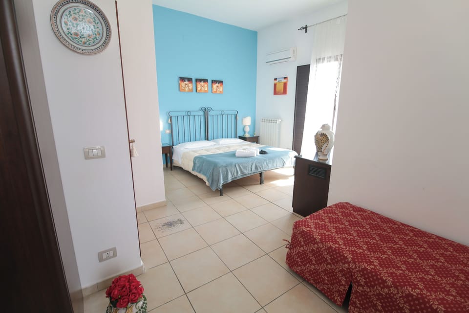 Comfort Room | Individually decorated, desk, laptop workspace, soundproofing