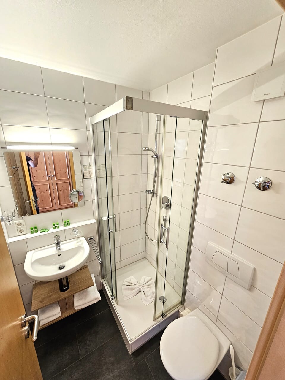 Shower, hair dryer, bathrobes, towels
