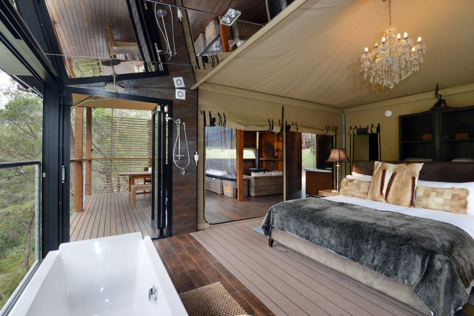 Premium bedding, free minibar, individually decorated