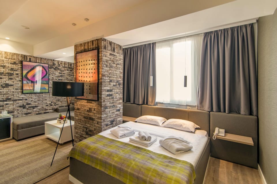 Superior Room, 1 Bedroom | Hypo-allergenic bedding, minibar, in-room safe, blackout drapes