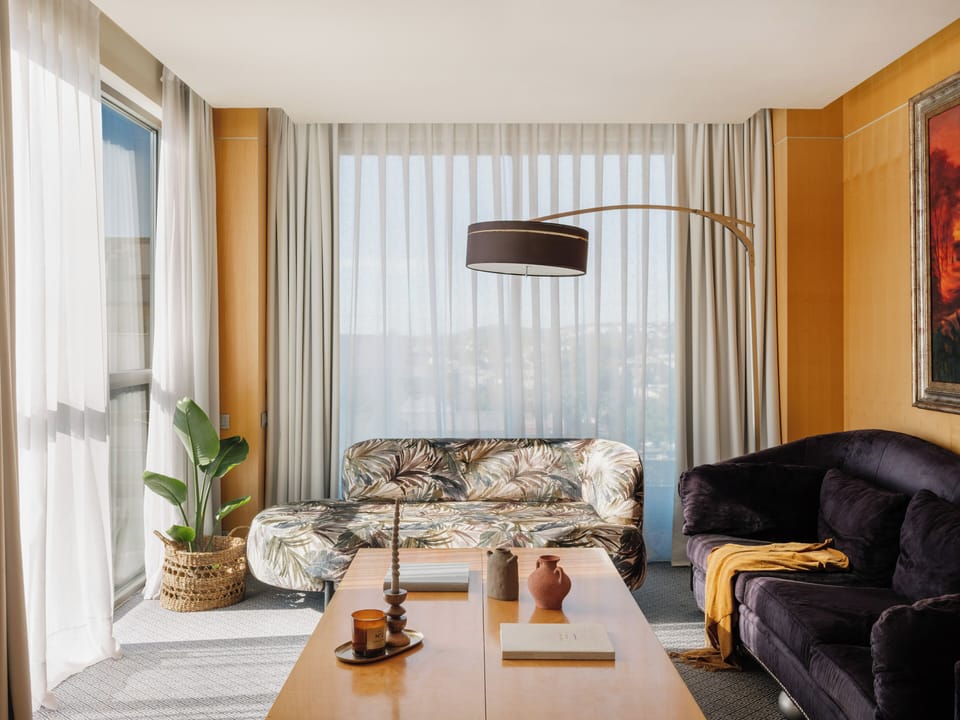 Suite, Sea View | Minibar, free WiFi, bed sheets